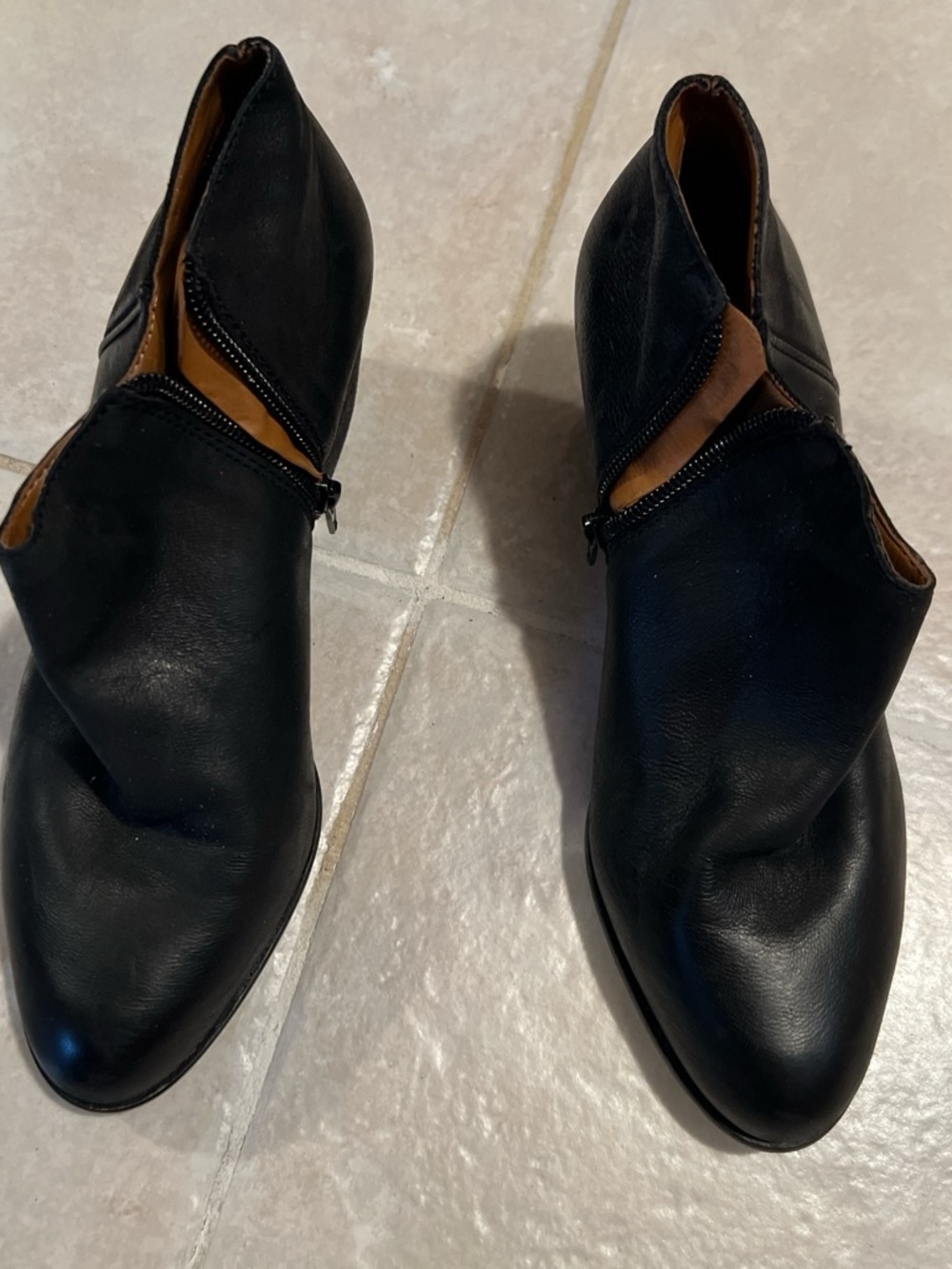 Lucky Brand women Black Leather Chukka Zip Boots